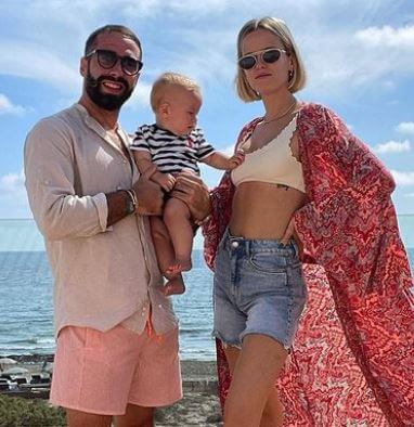 Lola Ramos son Dani Carvajal with his family.